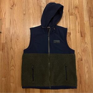 Orvis hooded Men’s Vest size XL